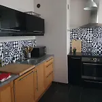 Appartement Lumineux 2 Chambres Avec Parking Et Wifi Proche Tous Commerces
