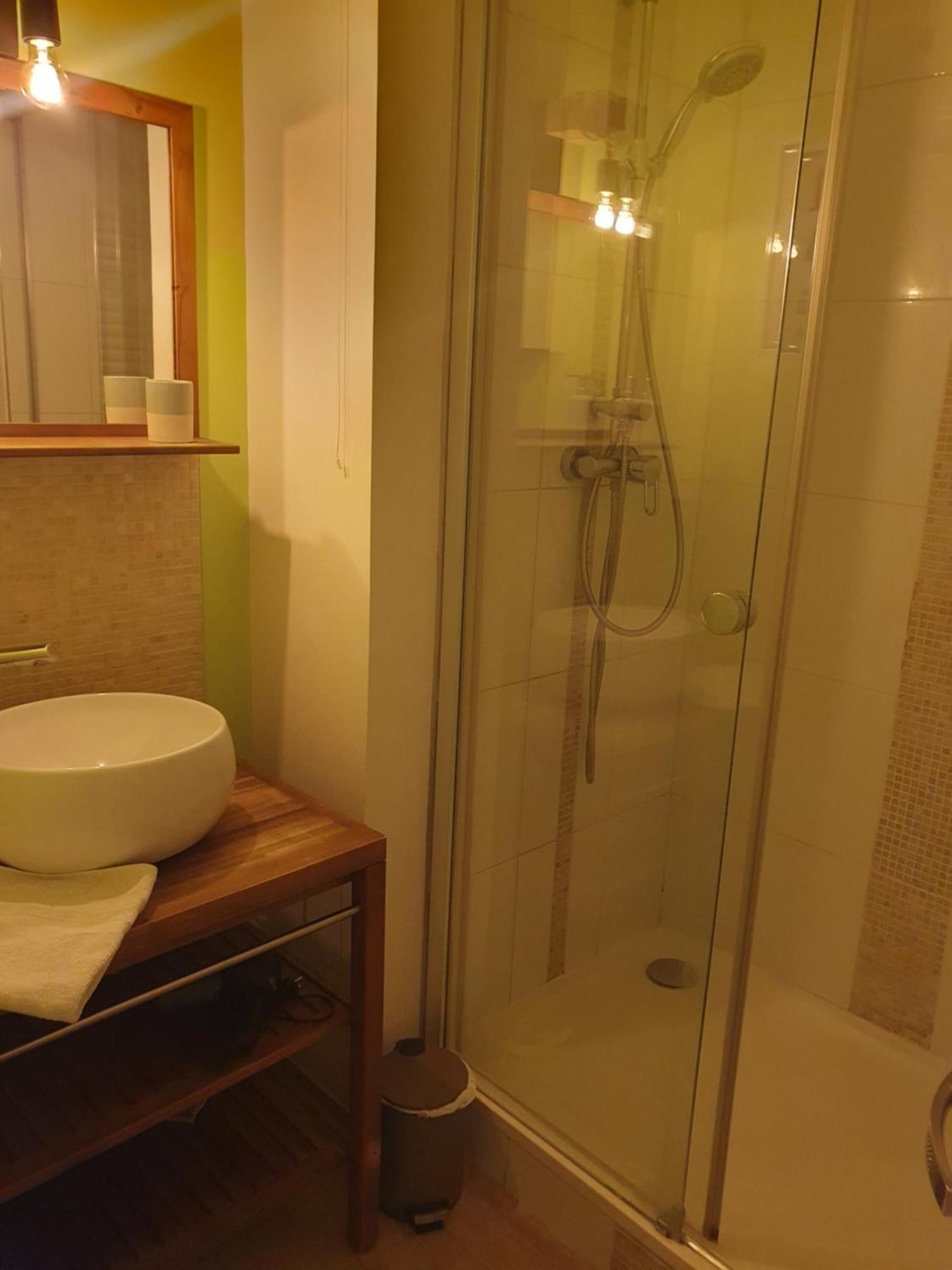 Lumineux 2 Chambres Avec Parking Et Wifi Proche Tous Commerces Besançon