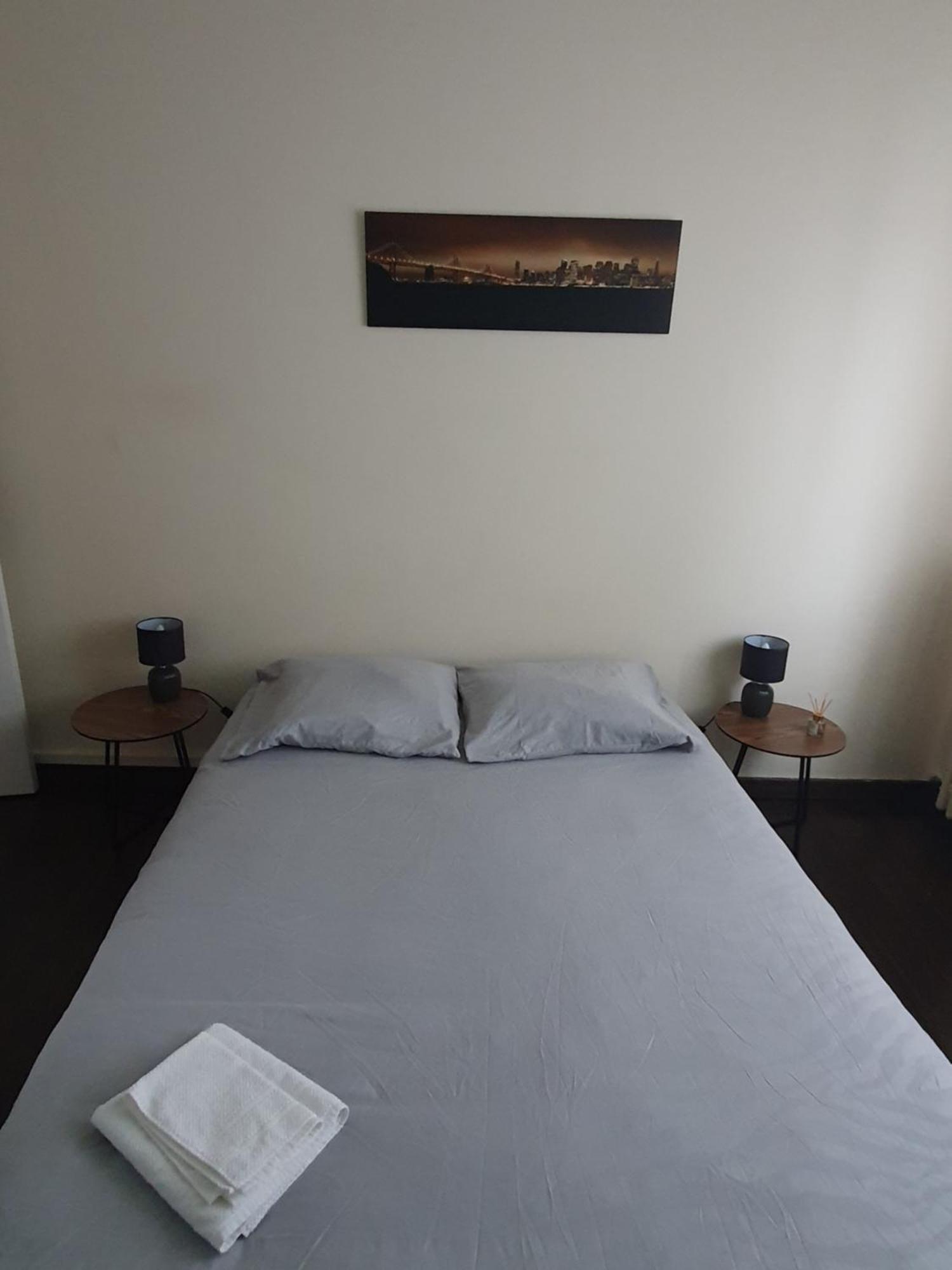 Lumineux 2 Chambres Avec Parking Et Wifi Proche Tous Commerces Apartment